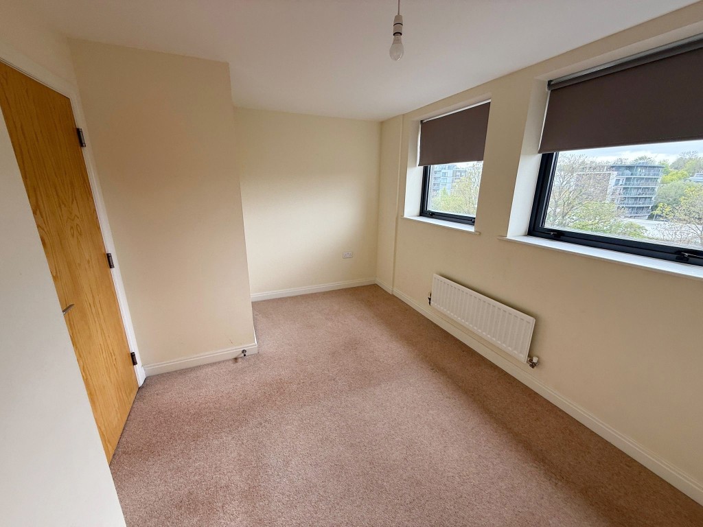 Lot: 108 - TWO-BEDROOM FLAT FOR REPAIR - Bedroom 2